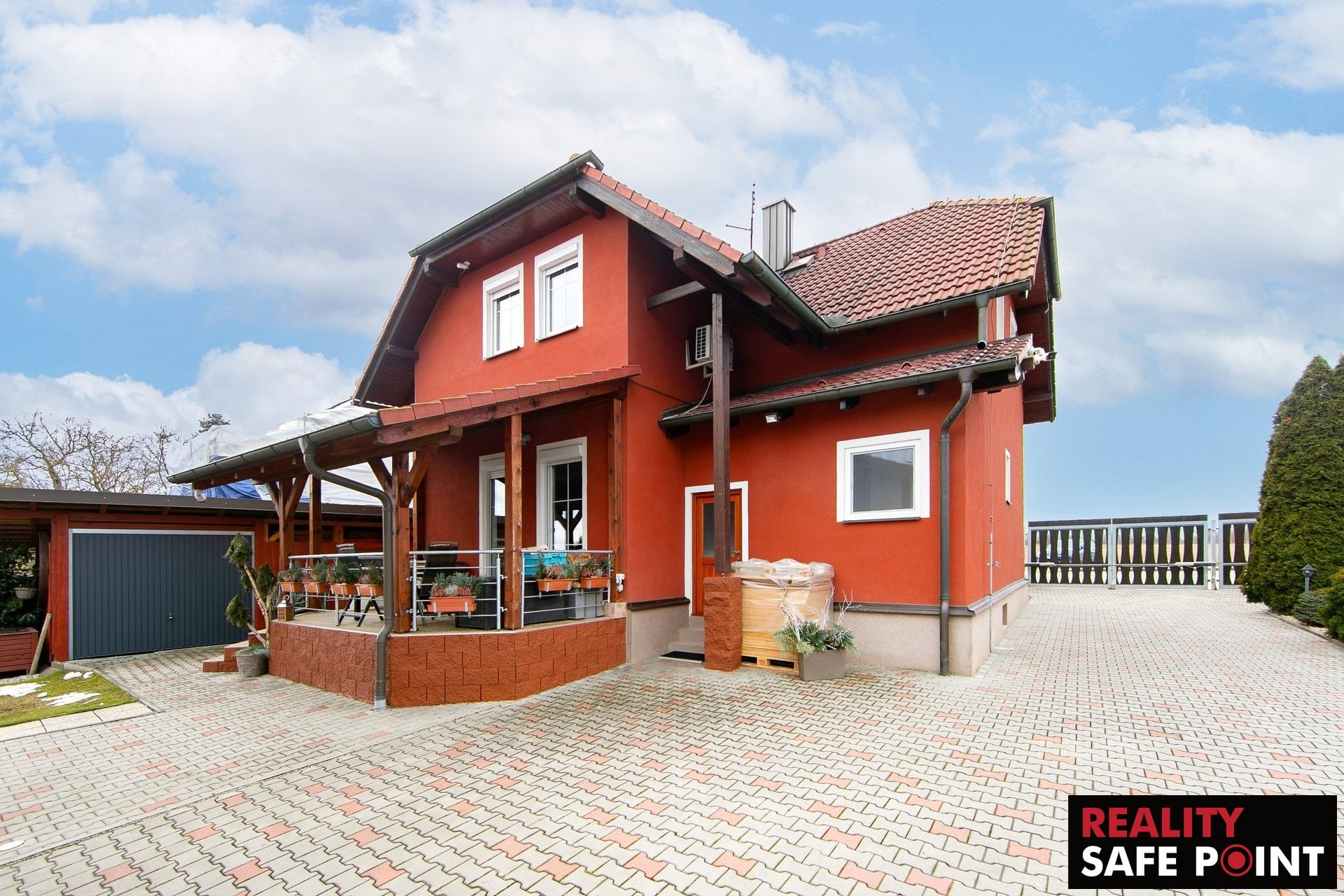 Nadstandardní rodinný dům 304 m² se zahradou 882 m², garáží a venkovním zázemím – Mantov – foto 4