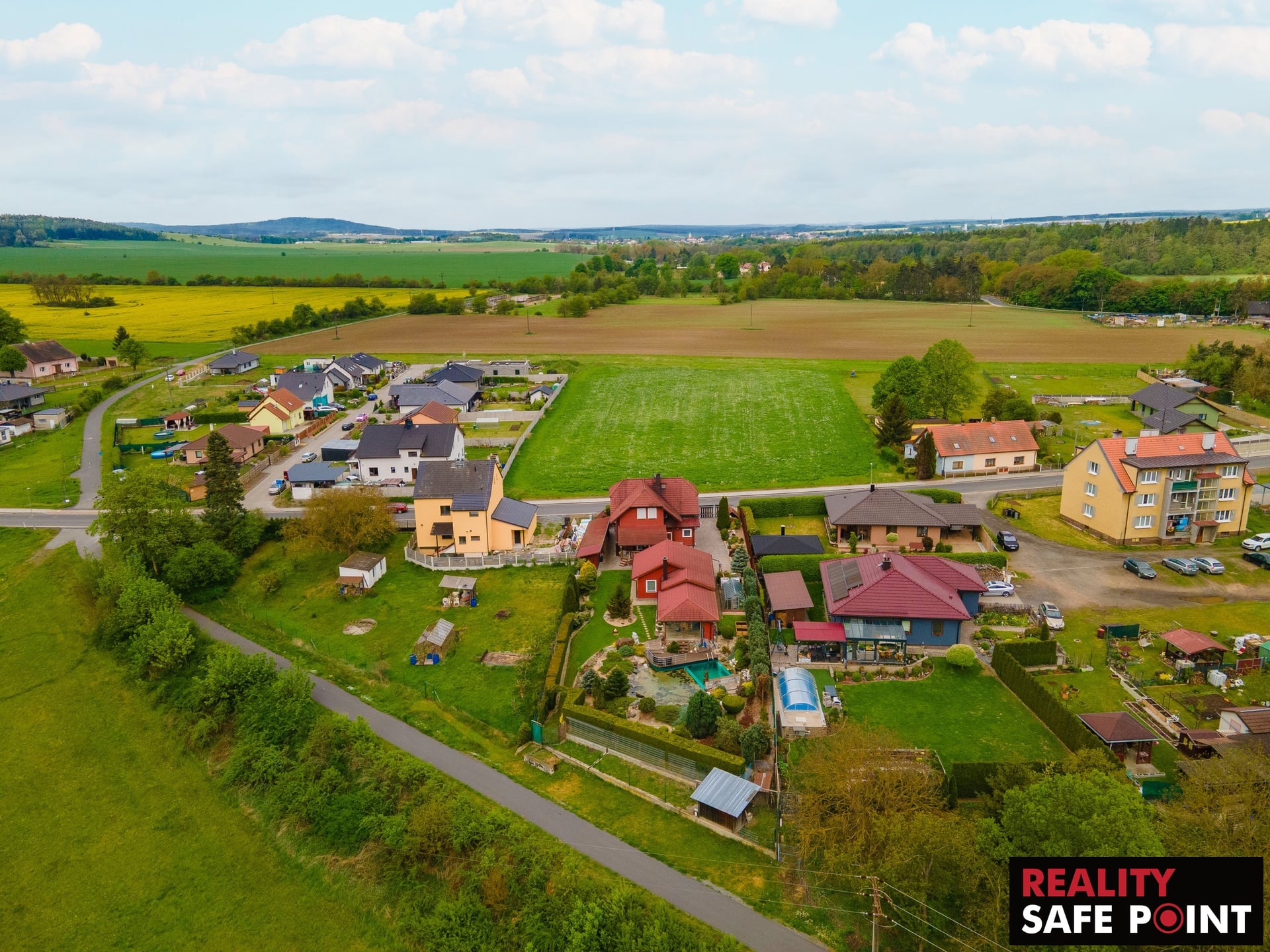 Nadstandardní rodinný dům 304 m² se zahradou 882 m², garáží a venkovním zázemím – Mantov – foto 26