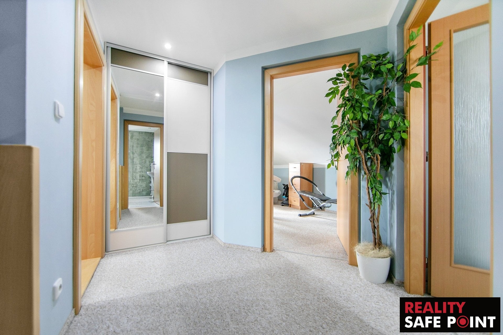 Nadstandardní rodinný dům 304 m² se zahradou 882 m², garáží a venkovním zázemím – Mantov – foto 12