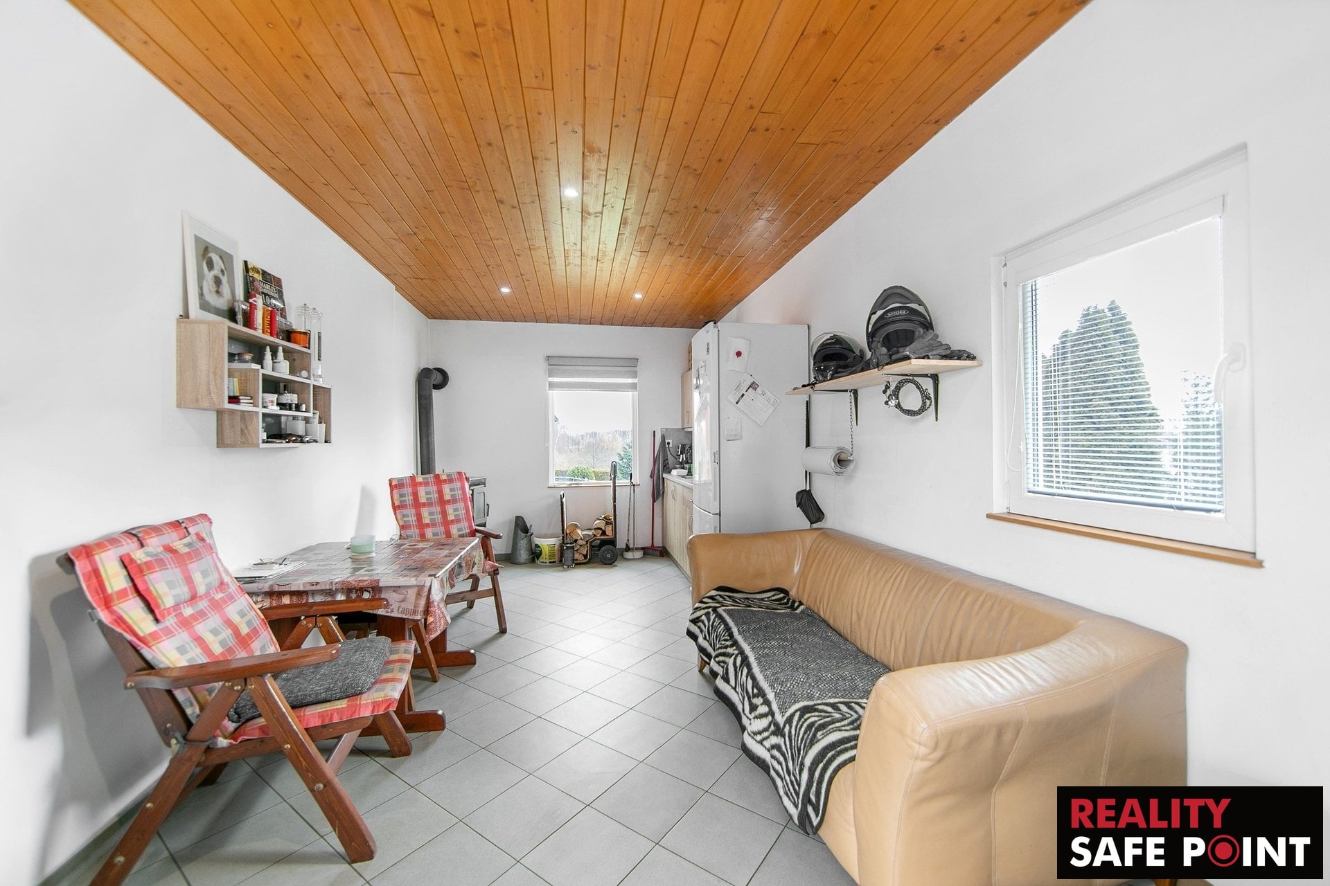 Nadstandardní rodinný dům 304 m² se zahradou 882 m², garáží a venkovním zázemím – Mantov – foto 23