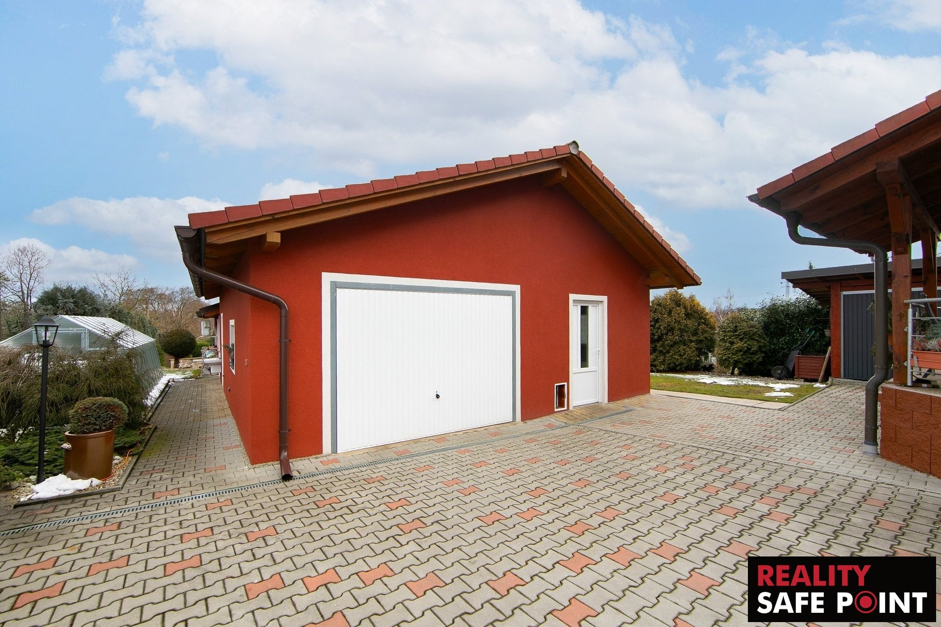 Nadstandardní rodinný dům 304 m² se zahradou 882 m², garáží a venkovním zázemím – Mantov – foto 22